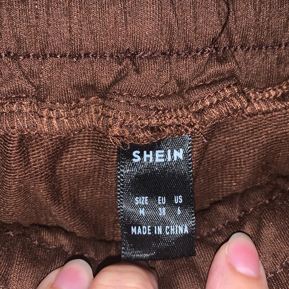 Brown shorts - Picture 3 of 4